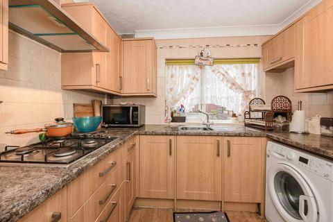 3 bedroom terraced house for sale, Millais Road, London E11