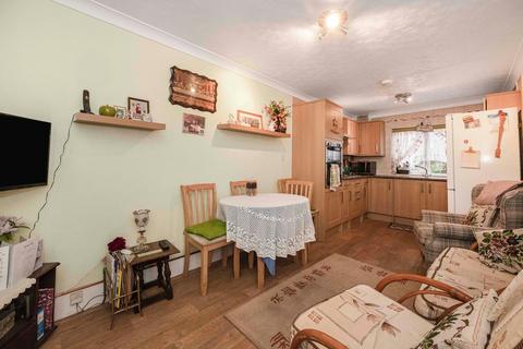 3 bedroom terraced house for sale, Millais Road, London E11