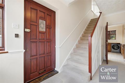 3 bedroom semi-detached house for sale, Wykeham Avenue, Dagenham, Essex