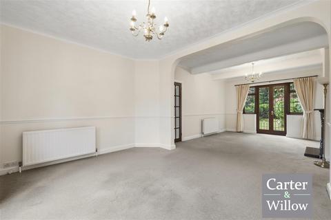3 bedroom semi-detached house for sale, Wykeham Avenue, Dagenham, Essex