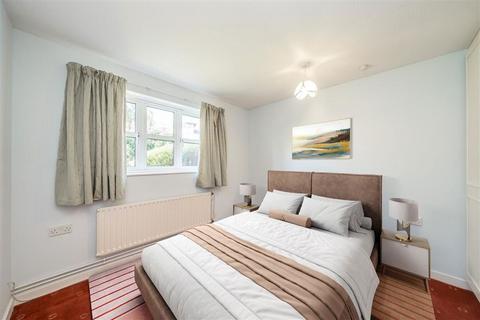 2 bedroom flat for sale, Walpole Place, Teddington TW11