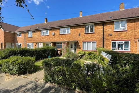 Hadrian Close, Stanwell TW19