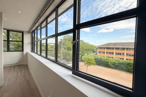 1 bedroom flat to rent, Frayswater Place, Waterwood House, UB8