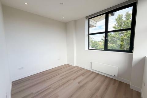 1 bedroom flat to rent, Frayswater Place, Waterwood House, UB8