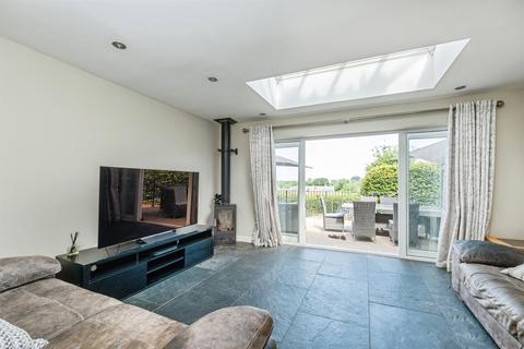 3 bedroom detached bungalow for sale, Upper Paradise, Kings Sutton, Banbury