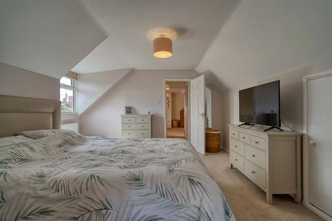 3 bedroom detached bungalow for sale, Shaftesbury Road, Gillingham