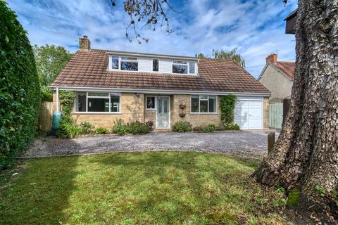 3 bedroom detached bungalow for sale, Shaftesbury Road, Gillingham