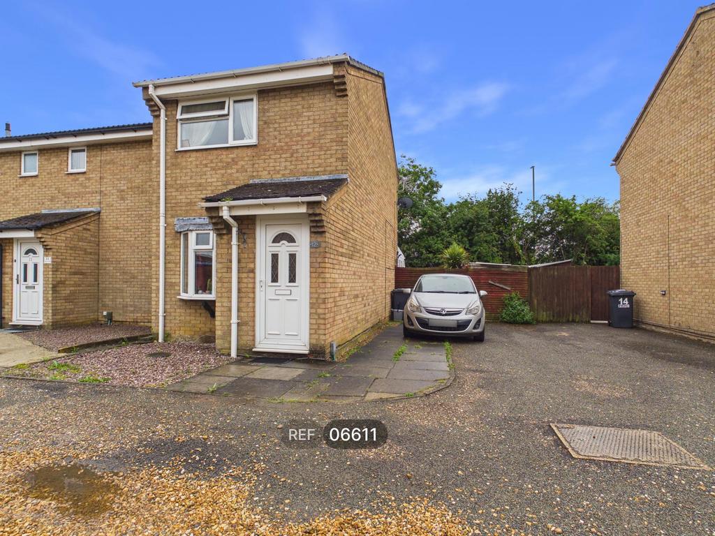 2 bedroom semi-detached house to rent