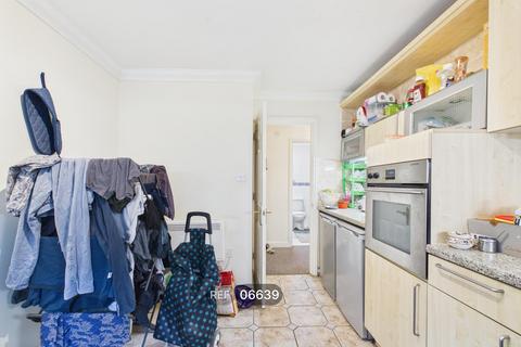 2 bedroom flat to rent, Belgravia House, Thorpe Road, Peterborough, PE3 6DF