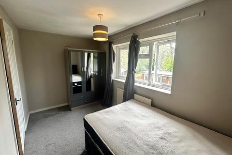 house for rent in Chandler Close, Crawley, RH10
