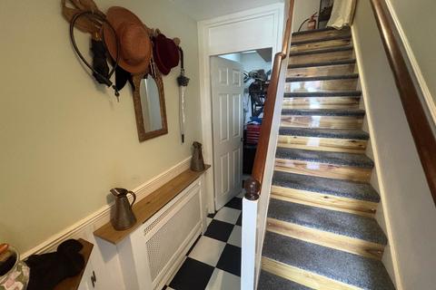 2 bedroom flat for sale, Ilkley Close, Oldham