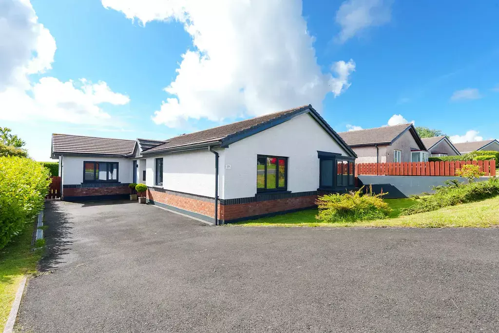3 bedroom detached bungalow for sale - Bild 6