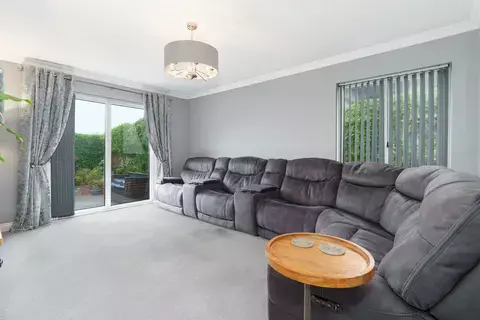 3 bedroom detached bungalow for sale - Bild 5