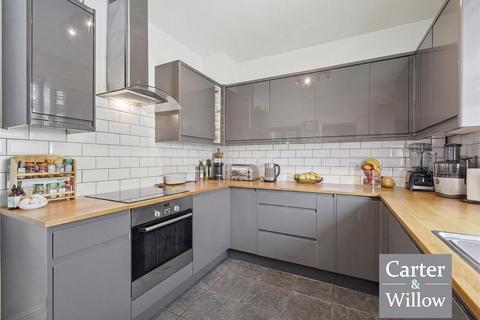 3 bedroom semi-detached house for sale, Lindsey Road, Dagenham, Essex