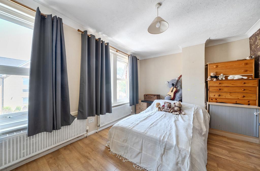 House in Southampton, Shirley - More