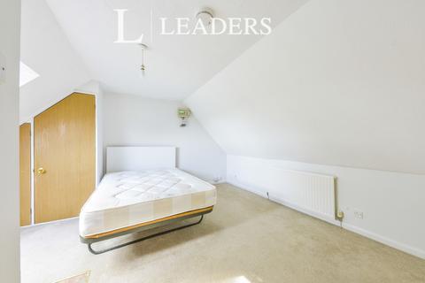 Studio to rent, Radlett Road, Frogmore, St. Albans, AL2