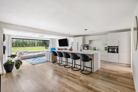 5 bedroom detached house for sale, Giffards Meadow, Farnham, GU9