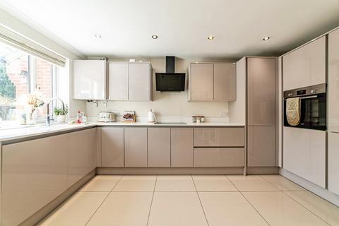3 bedroom detached house for sale, Kestrels Mead, Tadley, Berkshire, RG26