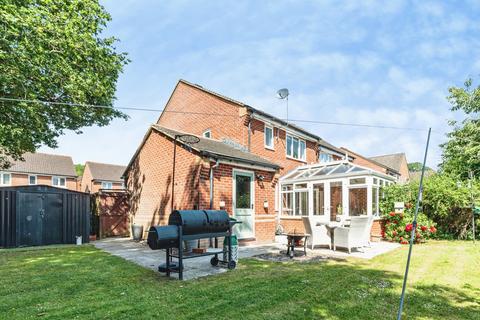 3 bedroom detached house for sale, Kestrels Mead, Tadley, Berkshire, RG26