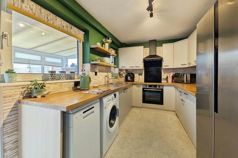 2 bedroom end of terrace house for sale, Barton Hill Drive, Sheerness ME12