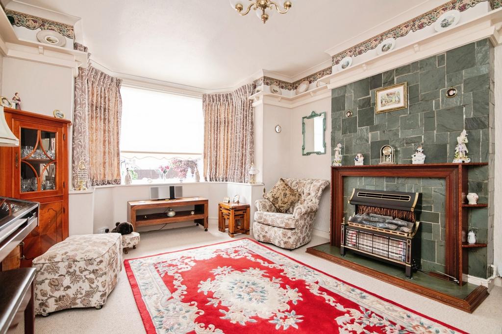 House in Dudley, West Midlands - View 2