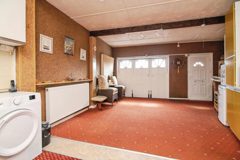 House in Dudley, West Midlands - More