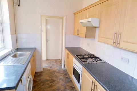 4 bedroom terraced house to rent, Grasmere Street, Leicester LE2