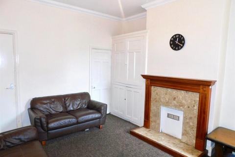 4 bedroom terraced house to rent, Grasmere Street, Leicester LE2