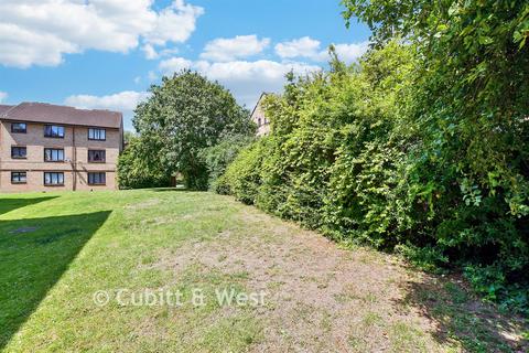 2 bedroom flat for sale, Adams Way, Croydon CR0