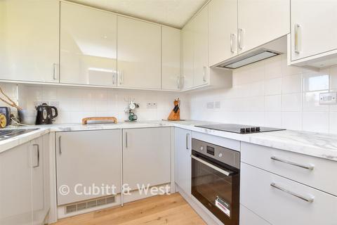 2 bedroom flat for sale, Adams Way, Croydon CR0