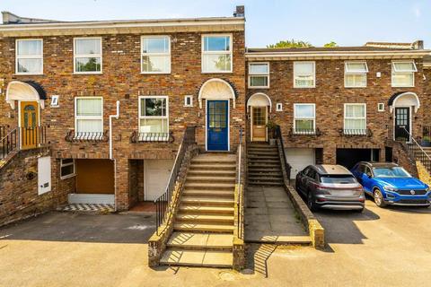 Manor Road, Teddington TW11