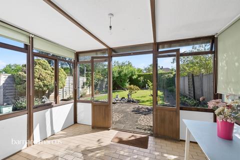 2 bedroom detached bungalow for sale, Walsingham Gardens, Epsom