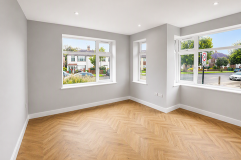 2 bedroom flat to rent, Footscray Road, London, SE9