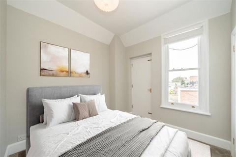 undefined, Broad Street, Teddington TW11