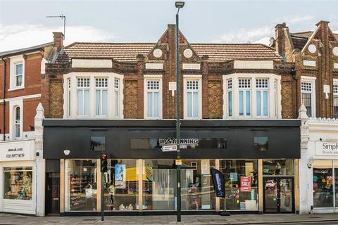 undefined, Broad Street, Teddington TW11