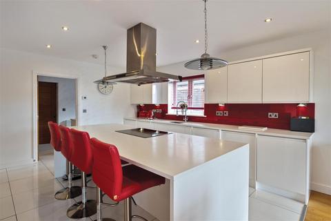 4 bedroom detached house for sale, Holywell Gutter Lane, Hereford