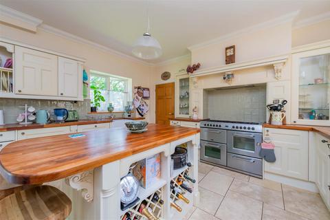 4 bedroom detached house for sale, Baytree Close, St Martins