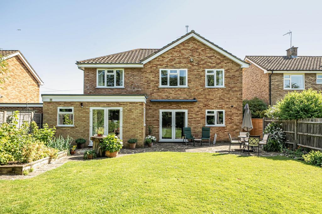 Detached house exterior, garden