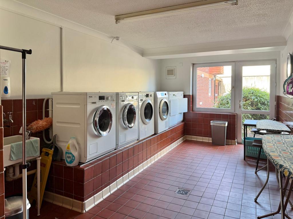 Utility room, utility