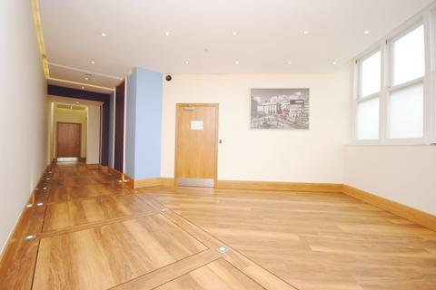 2 bedroom flat to rent, 2 Belinda Road Brixton SW9