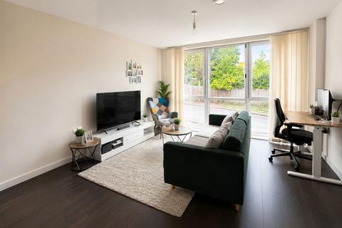 2 bedroom flat to rent, Lankaster Gardens, London N2