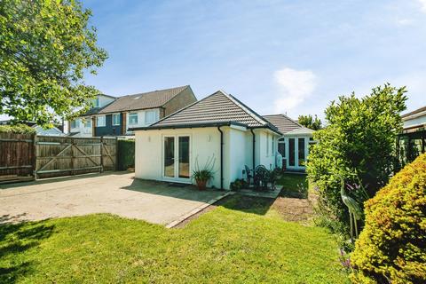 3 bedroom detached bungalow for sale, Widewater Close, LANCING