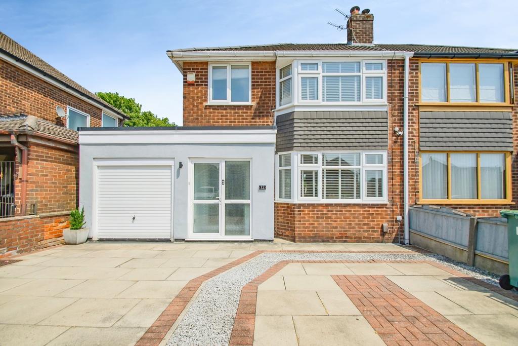 3 bedroom semi-detached house for sale