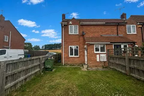 3 bedroom semi-detached house to rent,
