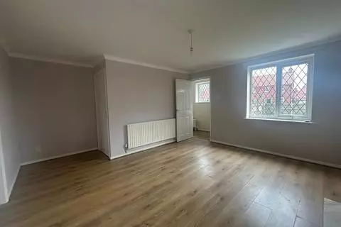 3 bedroom semi-detached house to rent – pohled 2