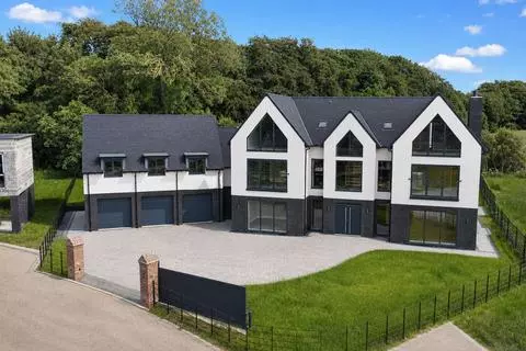6 bedroom detached house for sale,