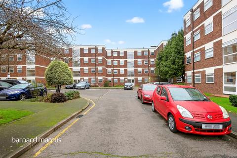 Oak Tree Close, London