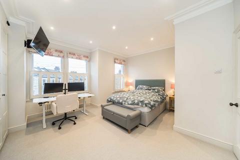 4 bedroom house to rent, Ravenslea Road, London SW12