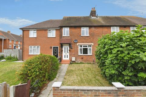 4 bedroom terraced house to rent, Harwich Road, Colchester, CO4
