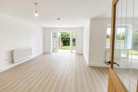 2 bedroom detached bungalow for sale, 32 Princes Avenue, Minster, SHEERNESS